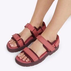 Women's Strappy Sport Sandals in Rose